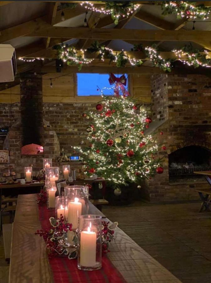 Hotel The Huntsman Cheadle  Exterior foto