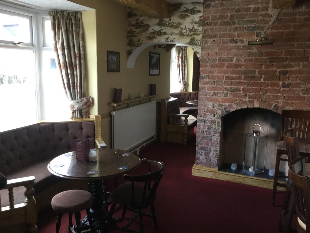 Hotel The Huntsman Cheadle  Exterior foto